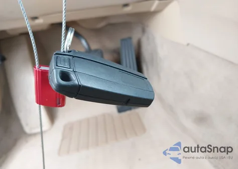 2011 BMW 328I из США, поврежденный, VIN WBAPH7C57BA801266